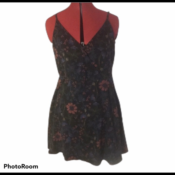 Mossimo Supply Co. Dresses & Skirts - EUC Mossimo Floral Dress